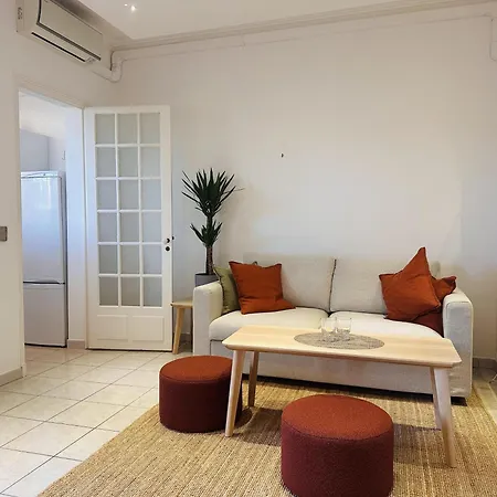 Bright One Bedroom In The Center Of Cannes13 Minutes Walk To The Palais Des Festivals - 2290 Cannes